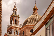 Torres, iglesias y palacios que hay que ver en Écija 